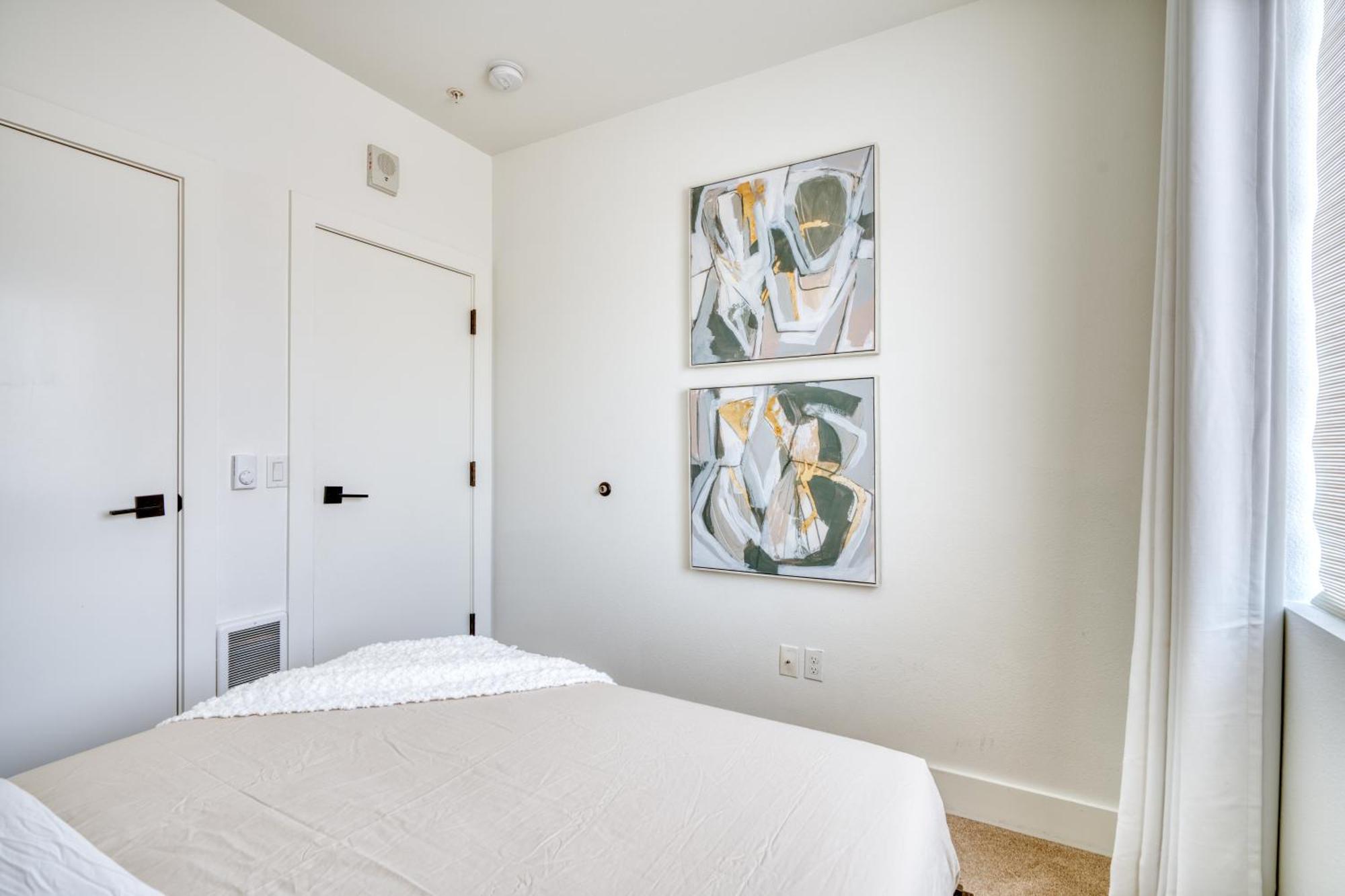 - Serenity- Stylish 2-bed Alberta Haven Apartment