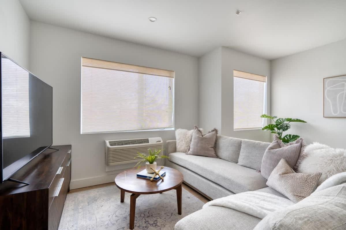 Apartment - Serenity- Stylish 2-bed Alberta Haven