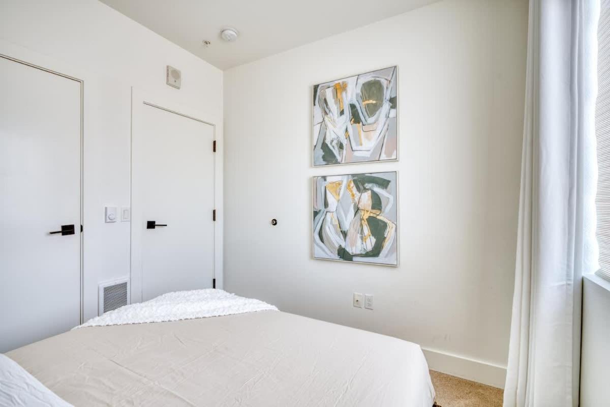 Apartment - Serenity- Stylish 2-bed Alberta Haven *