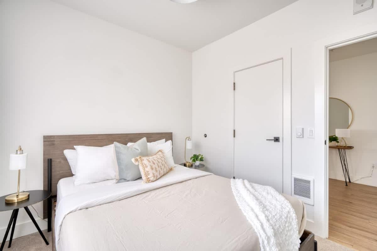 - Serenity- Stylish 2-bed Alberta Haven Apartment Portland